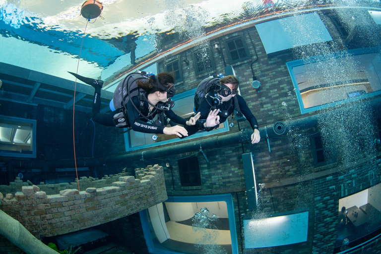 Dubai: Discover Scuba Dive for Beginners at Deep DivePremium Scuba Dive including Video and Wall Certificate