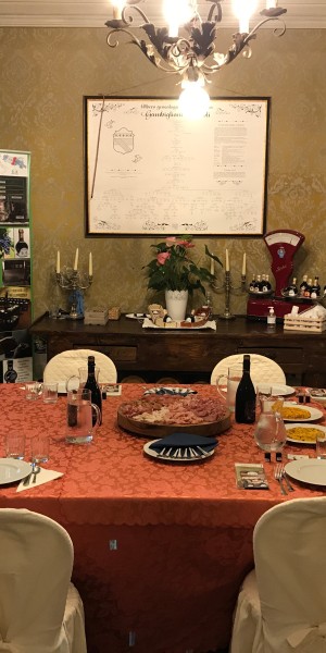 Modena, Balsamic Lunch with Vinegar Cellar Tour and Tasting - Housity