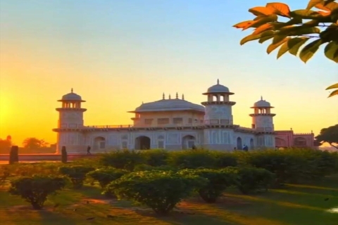 Von Delhi: Taj Mahal & Agra Fort Tour mit dem Gatimaan ExpressGaatimaan Train Only Tour Guide ohne Auto, Zugticket.