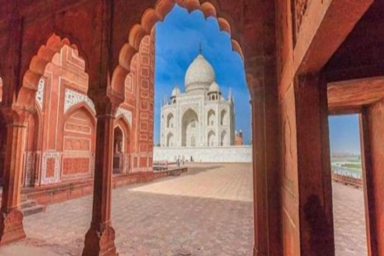 From Delhi: Taj Mahal & Agra Fort Tour By Gatimaan Express 2nd Class Train with Car and Guide Entrance Ticket