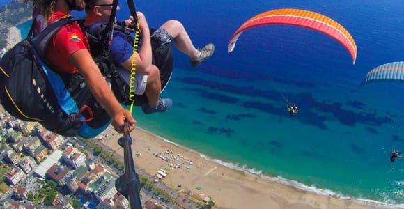 Ab Antalya: Paragliding-Erlebnis mit Hotelabholung