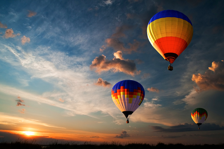 Balon na ogrzane powietrze Cappadocia Sunrise w kotku Walley