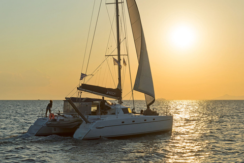 Atenas Cruzeiro de um dia inteiro em um catamarã a vela