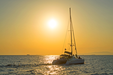 Atenas Cruzeiro de um dia inteiro em um catamarã a vela