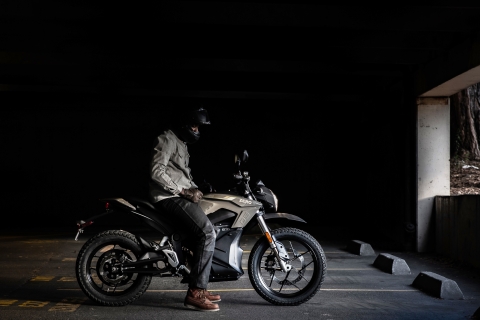 Rostock: Zero wypożyczenia motocykla elektrycznego DS przez 1 dzień