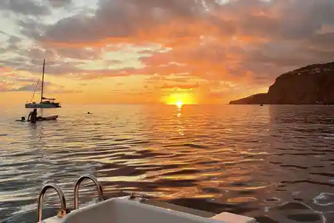 Funchal : Excursion privée en bateau au coucher du soleil - plongée avec tuba et paddle up 11px