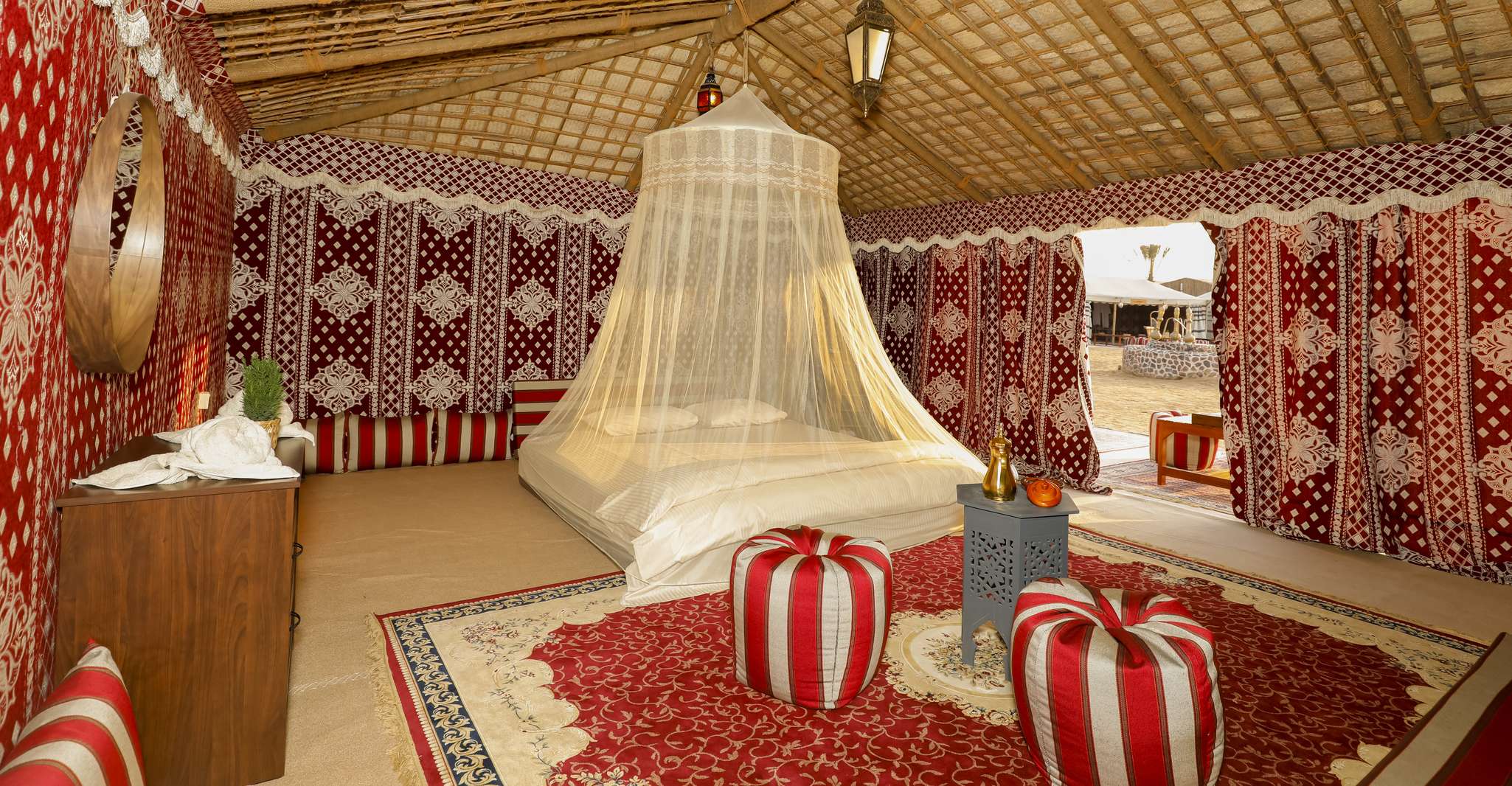 Dubai, Safari du désert de nuit, Camels, Dîner, & Stargazing - Hizvo