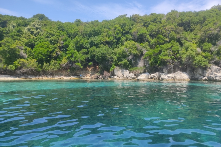 Korfu: Prywatny rejs łodzią z napojami i nurkowaniemKorfu: Prywatny rejs statkiem z napojami i snorkelingiem