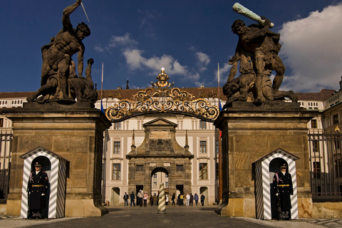 Prague Castle Tour in French with Monuments Entrance