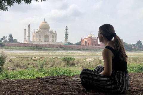 Z Delhi: Prywatna całodniowa wycieczka do Tadż Mahal i fortu AgraTylko kierowca, transport i przewodnik turystyczny
