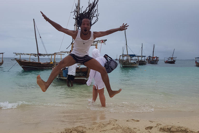 Azul SafariZanzibar: passeio de barco pela lagoa azul da ilha de Kwale