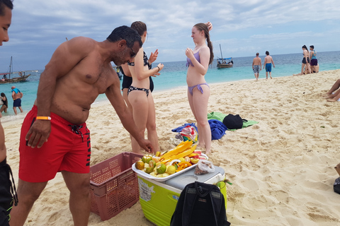 Azul SafariZanzibar: passeio de barco pela lagoa azul da ilha de Kwale