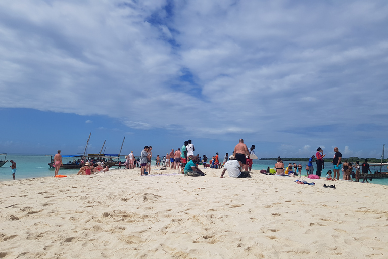 Azul SafariZanzibar: passeio de barco pela lagoa azul da ilha de Kwale