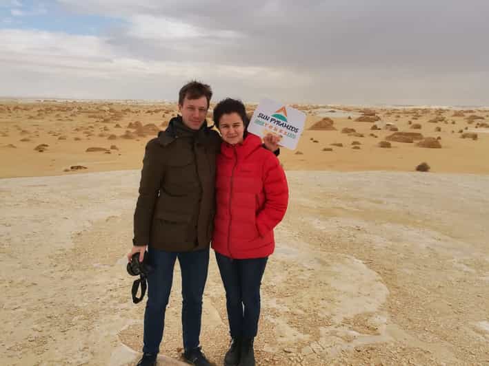 El Cairo Excursión De Un Día Al Desierto Blanco Y Al Oasis De Bahariya Getyourguide 