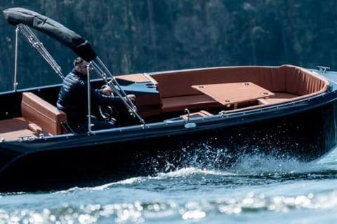 Lake Como: 3-Hour Group or Private Boat Tour with Snacks