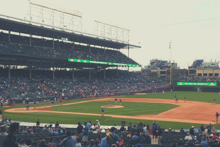 Chicago: Chicago Cubs Baseball Game Ticket at Wrigley Field Premium Seating