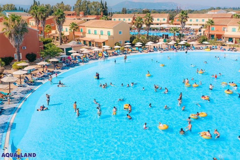 Corfu: ticket Aqualand Waterpark en optionele transferWateravonturenpark "Aqualand" met vervoer