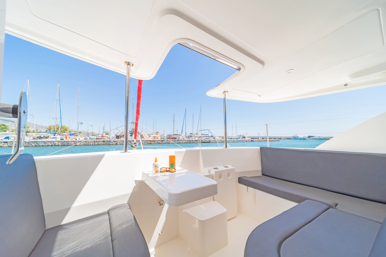 Athènes : Demi-journée de croisière en catamaran au coucher du soleilAthènes : Croisière de groupe d'une demi-journée en catamaran au coucher du soleil