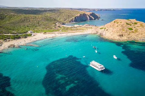 Au départ de Mahon : Croisière d'une journée sur la côte orientale de Minorque