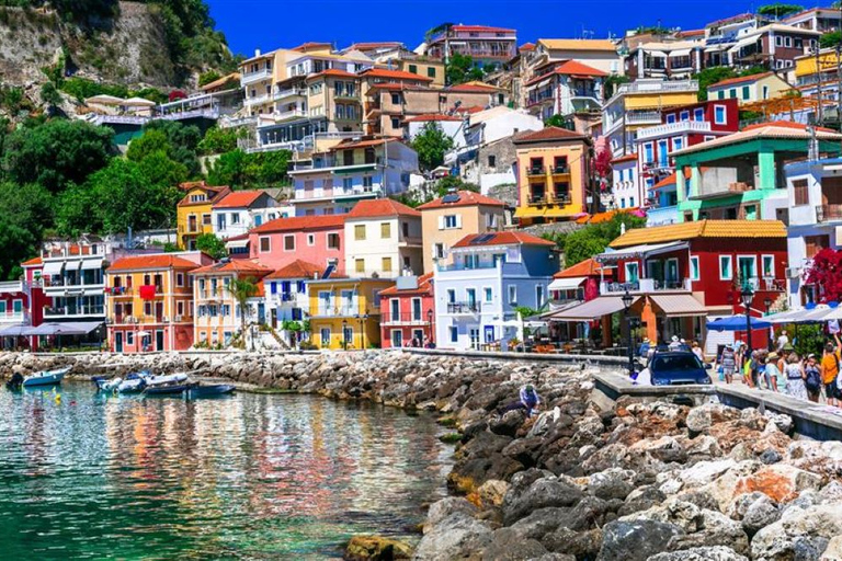 Au départ de Corfou : Excursion d'une journée à Parga et Paxos en bateau avec transfert