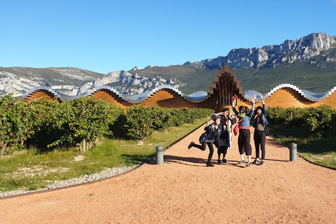 جولة رشفة في 3 مصانع نبيذ عائلية في ريوخا3-4 أشخاص