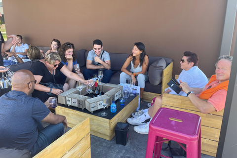 جولة رشفة في 3 مصانع نبيذ عائلية في ريوخا3-4 أشخاص