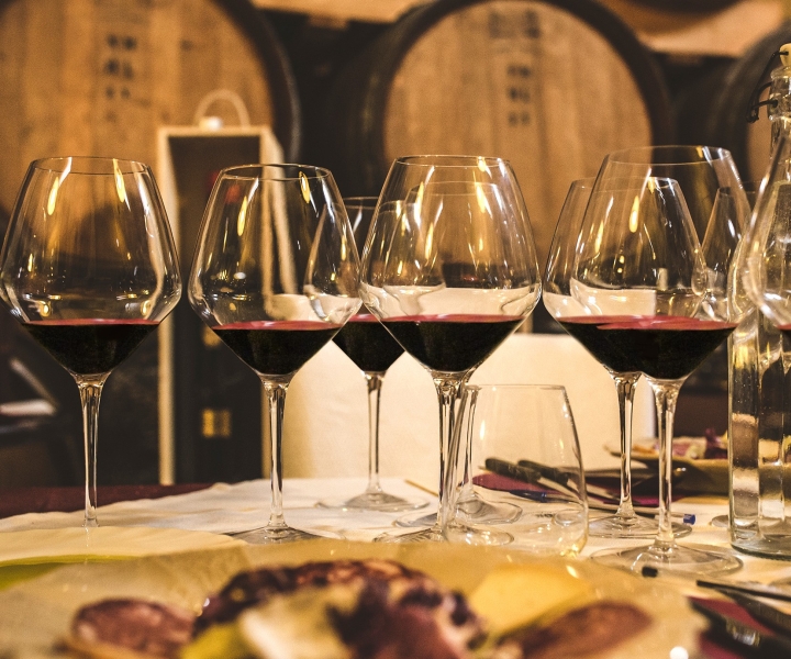 San Gimignano: pranzo o cena in azienda vinicola con degustazione di vini