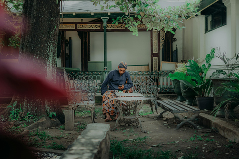 Yogyakarta : Tour a pie y degustación gastronómica en el interior del PalacioYogyakarta : Tour a pie y degustación gastronómica por el interior del Palacio