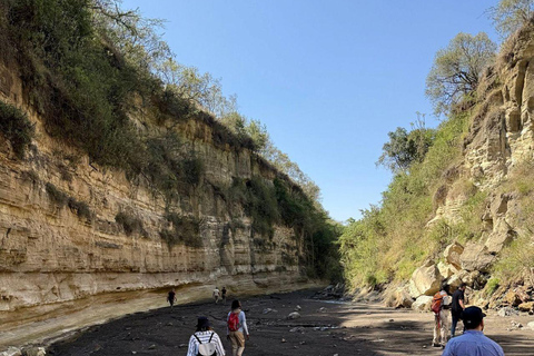 Nairobi: Hell's Gate National Park and Lake Naivasha Tour