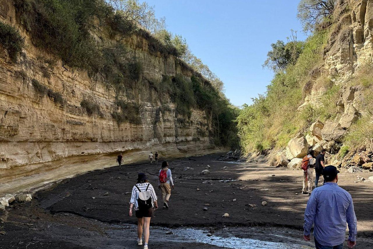 Nairobi: Hell's Gate National Park and Lake Naivasha Tour