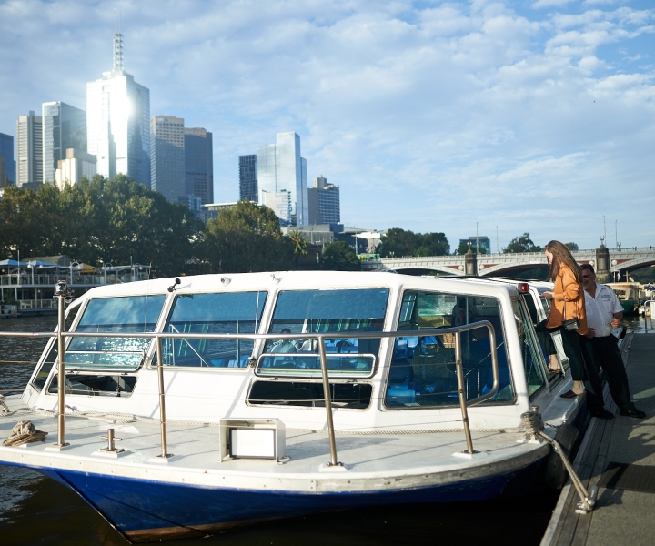 Melbourne: City and Williamstown Ferry Cruise