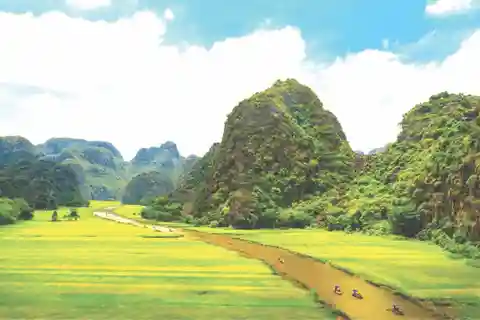 Ninh Binh - Hoa Lu - Tam Coc - Mua Caves & Buffet Lunch