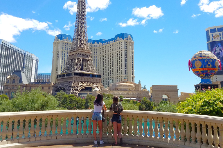 Explora lugares de interés: tour a pie por el Strip de Las Vegas.Explora lugares imprescindibles: tour a pie por el Strip de Las Vegas