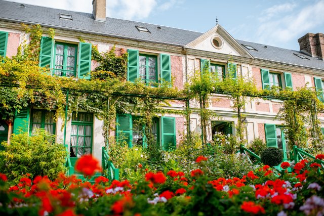 Desde París: Excursión de un día con guía a Giverny y el Palacio de Versalles