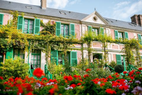 De Paris: Viagem Guiada de 1 Dia ao Palácio de Versalhes e Giverny