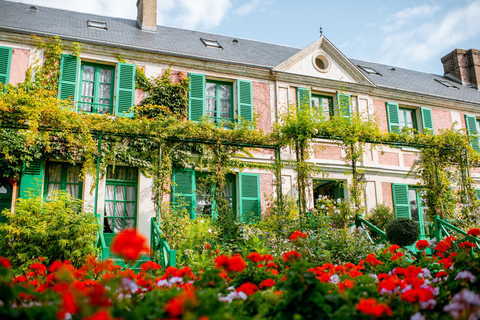 Vanuit Parijs: Dagtocht met gids naar Giverny en het paleis van Versailles