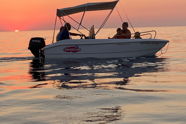 Corfu: privébootverhuur (self drive)Korfoe bootverhuur (zelf rijden)