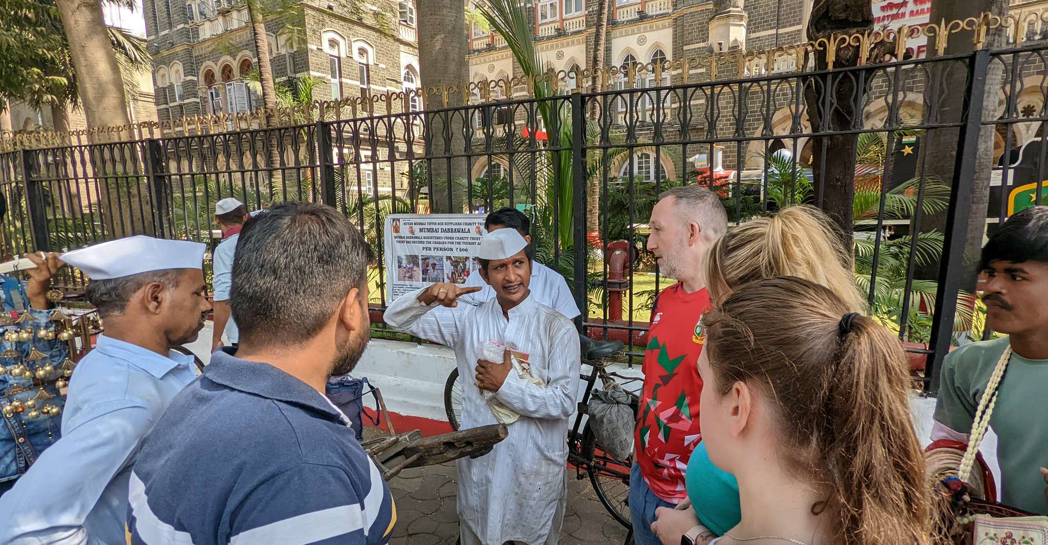 Mumbai, Dharavi Slum, DhobiGhat, Dabbawalla & India Gateway - Hizvo