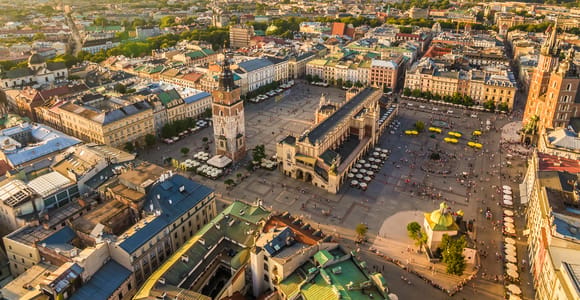 Krakow: Old Town Audio-Guided Walking Tour with Headset