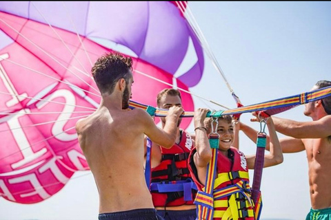 Corfù: Esperienza di parasailing per 2 persone a Sidari