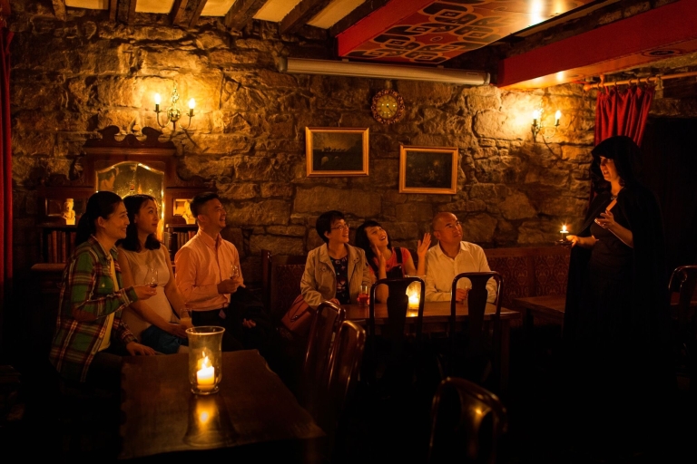 Edimburgo: tour de fantasmas bóvedas subterráneas con whisky