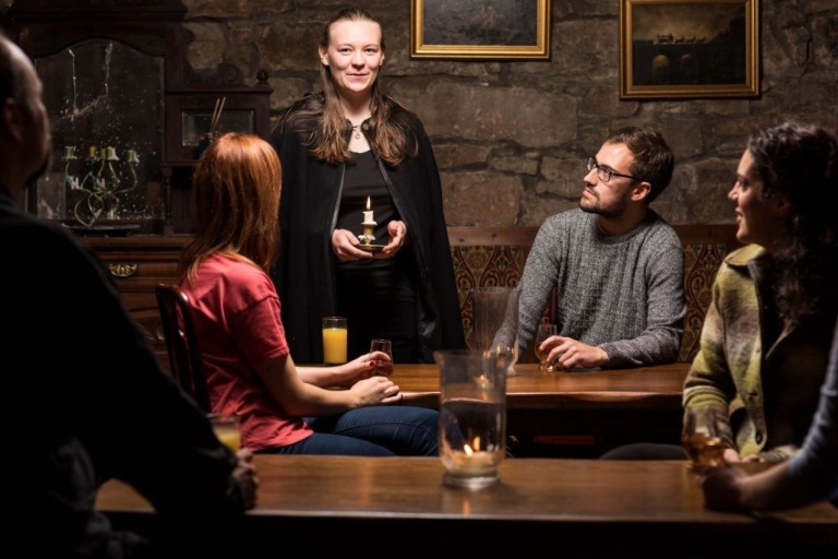 Edinburgh: Gruselige unterirdische Gewölbe-Tour mit Whisky