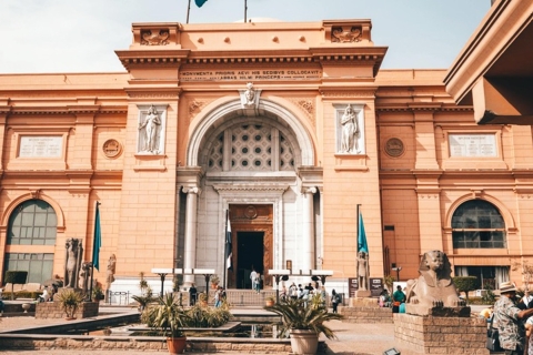 Cairo : National Museum, Egyptian Museum, and Giza Pyramids