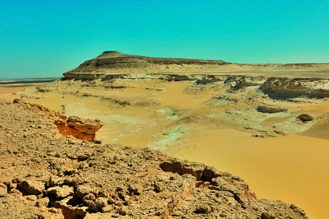 Kair: Prywatna wycieczka z noclegiem na Białej Pustyni i w oazie BahariyaBiała Pustynia i Bahariya Oasis Private Tour Greek