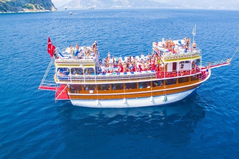 Marmaris : Excursion en bateau tout comprisForfait boissons gazeuses illimitées avec transfert à l'hôtel