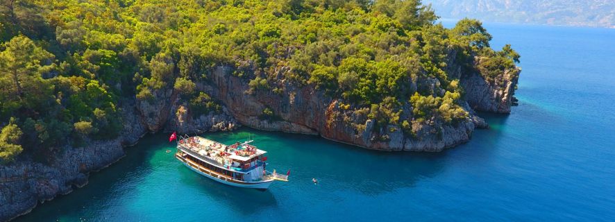 Marmaris: Boat Trip with Unlimited Drinks and BBQ Lunch