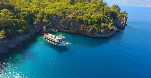 Marmaris: Boat Trip with Unlimited Drinks and BBQ Lunch