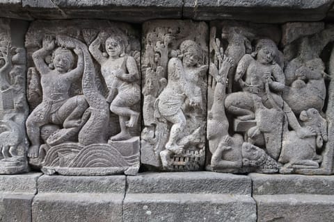 Prambanan Temple Guided Tour with Skip-the-Line Ticket