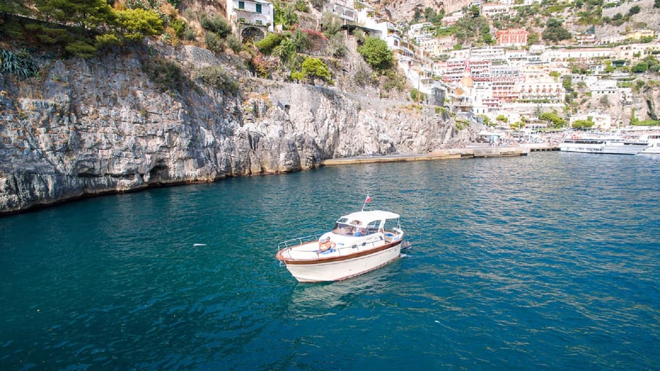 De Salerno, Cruzeiro de um dia turístico para a Costa Amalfitana - Hizvo