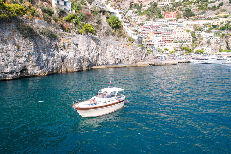 Desde Salerno: Crucero turístico de un día a la Costa Amalfitana